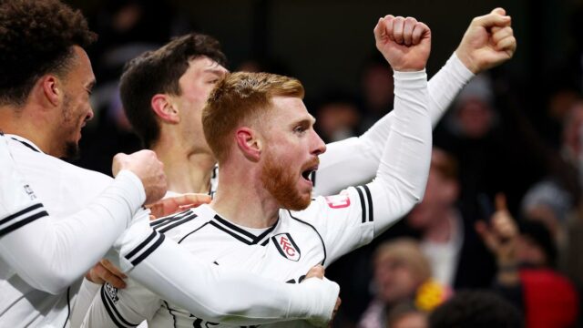 Premier League 2025-26: Reedov neskorý krikľúň získal bod Fulhamu za hektickú remízu 2-2 s Liverpoolom
