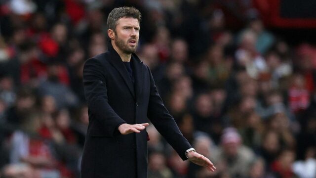 Premier League: Carrick sa drží nohami na zemi, keď Manchester United navštevuje hráč na čele tabuľky Arsenal
