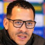 Premier League: Rosenior hovorí, že Palmer je „veľmi šťastný“ v Chelsea uprostred klebiet o prestupoch