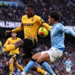 Loptu si spracoval Yerson Mosquera