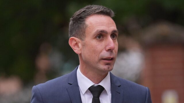 Prepustený rozhodca Premier League David Coote dostal podmienečný trest väzenia
