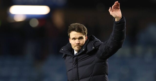 Manažér Rangers Danny Röhl je videný na plný úväzok počas zápasu William Hill Premiership medzi Rangers a Aberdeenom.