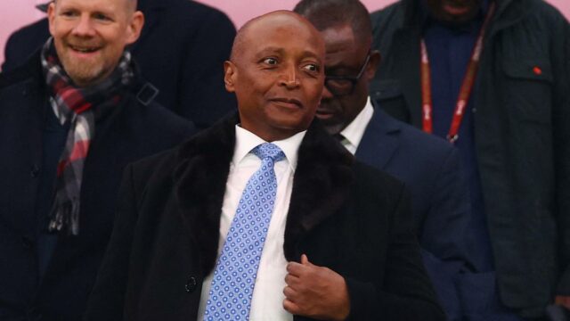 Prezident CAF odmieta obvinenia z vplyvu FIFA za organizáciou štvorročného podujatia AFCON
