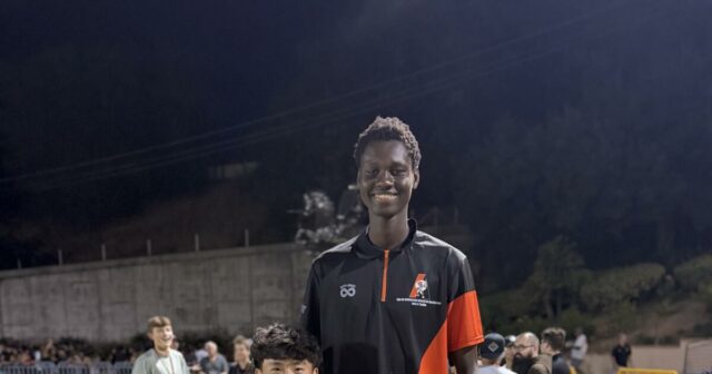 Prípravný rozhovor: Výnimočný hráč golfu v St. Francis Jaden Soong sa stretáva so spolužiakom s výškou 7 stôp
