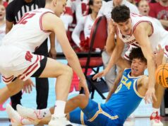 Problémy naďalej narastajú pre mužov z UCLA, ktorí prehrali s Wisconsinom Problémy naďalej narastajú pre mužov z UCLA, ktorí prehrali s Wisconsinom