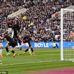 Nezastaviteľnou hlavičkou Crysencia Summervillea sa West Ham dostal do vedenia proti Sunderlandu