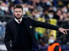 Prvé kúzlo Michaela Carricka ako šéfa Man Utd znovu prežilo, keď porazil Oleho Gunnara Solskjaera do práce Michael Carrick