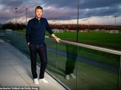 Prvý rozhovor Michaela Carricka: Šéf New Man United vyzýva zlyhajúce hviezdy, aby ho dostali „zo môjho kresla“ a odhaľuje dôvody vymenovania Steva Hollanda do backroomu Michael Carrick prehovoril prvýkrát od vymenovania za hlavného trénera Man United