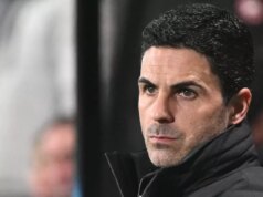 Prvých päť prestupov Mikela Artetu do Arsenalu nám dáva predstavu o jeho januárových prestupových plánoch Španielsky manažér Arsenalu Mikel Arteta zaujme svoje miesto na futbalovom zápase anglickej Premier League medzi Bournemouthom a Arsenalom na Vitality Stadium v Bournemouthe v južnom Anglicku 3. januára 2026.