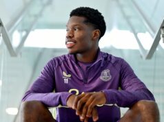 ROZHOVOR THIERNO BARRY: Pred štyrmi rokmi som bol odmietnutý Hamiltonom Academical a zamiloval som sa do futbalu… teraz som v Evertone šťastnejší ako kedykoľvek predtým a snažím sa byť ďalším Erlingom Haalandom Thierno Barry mal ťažký štart do života v Anglicku, ale mladý Francúz je teraz jedným z najformovanejších útočníkov Premier League.