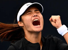 Raducanu získal prvé víťazstvo v sezóne po zdržaní dažďa Raducanu získal prvé víťazstvo v sezóne po zdržaní dažďa