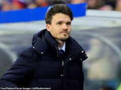 Rangers 2 Aberdeen 0: Tím Dannyho Rohla sa posunul na druhé miesto po prepustení hrozného Donsa Danny Rohl sledoval, ako jeho tím zmenšil rozdiel na čele na Hearts len na tri body