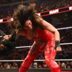 Raquel Rodriguez utrpí nešťastnú nehodu v šatníku, keď sa kamera posúva na WWE RAW