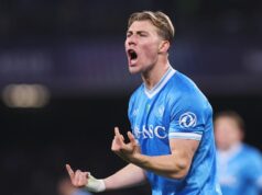 Rasmus Hojlund prijíma Colea Palmera do Chelsea, keď sa objavuje prestupová pozícia Man Utd Rasmus Hojlund v akcii za Neapol