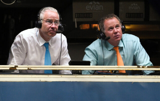 Rastie tlak na to, aby sa ESPN rozišla s bratmi Rastie tlak na to, aby sa ESPN rozišla s bratmi McEnroeovými