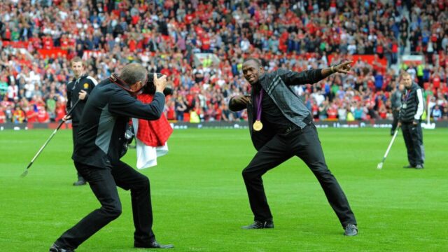 Reakcia Justina Rose a Usaina Bolta na víťazstvo Michaela Carricka a Manchestru United v derby
