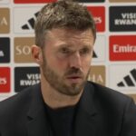 Reakcia sira Jima Ratcliffa na Michaela Carricka po tom, čo Man Utd porazil Arsenal | Futbal | Šport