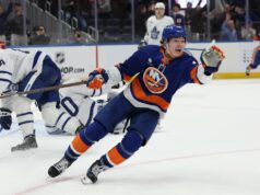 Rekordný gól Austona Matthewsa nestačil ako najlepší Leafs na ostrove OT NHL: Toronto Maple Leafs na ihrisku New York Islanders
