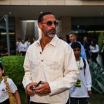 Rio Ferdinand (na snímke) obvinil bývalých spoluhráčov z Manchestru United Paula Scholesa a Nickyho Butta, že sa „zosobnili“ s Lisandrom Martinezom.