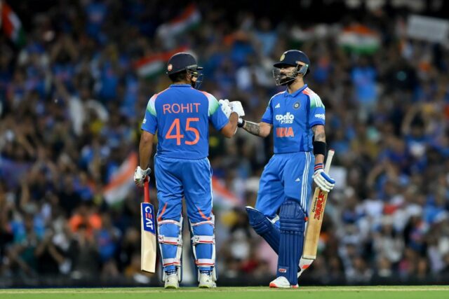Rohit Sharma, Virat Kohli blahoželali na štadióne BCA počas IND vs NZ 2026 1. ODI (na obrázkoch)

