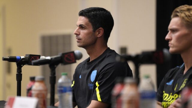 Rohová revolúcia Arsenalu: Ako Nicolas Jover premenil mŕtve lopty na gólový stroj a láme rekordy v sezóne 2025/26
