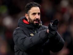 Rokovania o prestupe z Man Utd boli potvrdené uprostred „ťahania 12 klubov“ o vysoko hodnoteného mladíka Harry Amass