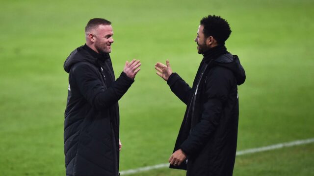 Rooney hovorí, že Rosenior získal príležitosť viesť Chelsea Rooney hovorí, že Rosenior získal príležitosť viesť Chelsea