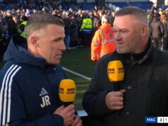 Rooney zadržiava slzy naživo na BBC po historickom víťazstve brata Johna v FA Cupe | Futbal | Šport Rooney zadržiava slzy naživo na BBC po historickom víťazstve brata Johna v FA Cupe | Futbal | Šport