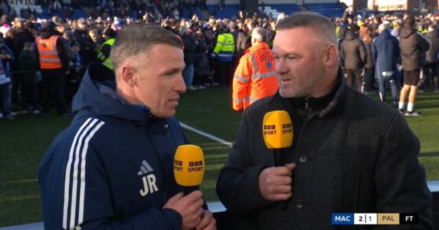 Rooney zadržiava slzy naživo na BBC po historickom víťazstve brata Johna v FA Cupe | Futbal | Šport
