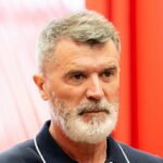 Roy Keane prichádza pred zápasom Premier League medzi Manchestrom United a Manchestrom City na Old Trafford