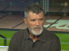 Roy Keane obviňuje Sira Alexa Fergusona z úpadku a zlých rozhodnutí Man United – po tom, čo ho zavolal o radu náhradník Darren Fletcher… a reakcia Daniela Sturridgea hovorí za všetko! Roy Keane z úpadku Manchestru United obvinil Sira Alexa Fergusona, ktorý „visí ako zlý zápach“
