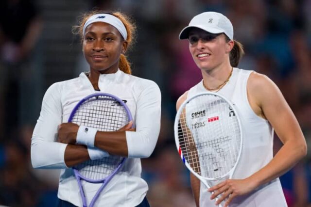 Rozbitie tenisovej rakety Coco Gauffovej vedie k strohej otázke Igy Autor fotografie: Darrian Traynor/Getty Images