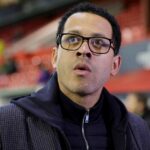 Liam Rosenior pózuje