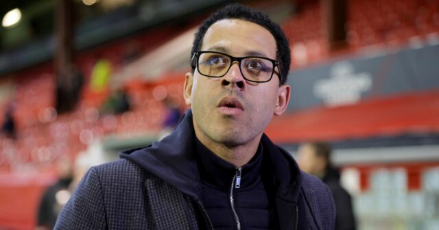 Liam Rosenior pózuje