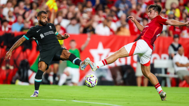 Rozhodnutie o prestupe Harryho Amassa, ktoré prijal Manchester United na január 2026
