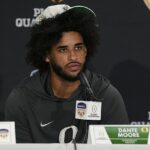 Rozohrávač Oregonu Dante Moore sa namiesto odchodu do NFL rozhodol zostať na vysokej škole
