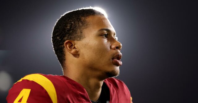 Rozohrávač USC Husan Longstreet vstupuje na portál prestupov Rozohrávač USC Husan Longstreet vstupuje na portál prestupov