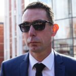 Bývalý rozhodca Premier League David Coote opúšťa Nottingham Magistrates' Court