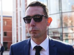 Rozsudok Davida Cootea: Časová os pádu bývalého rozhodcu Premier League Bývalý rozhodca Premier League David Coote opúšťa Nottingham Magistrates' Court