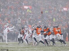 Rozzúrení fanúšikovia NFL kritizovali CBS za „zničenie“ hry Patriots-Broncos kontroverzným rozhodnutím New England Patriots tesne porazili Denver Broncos na zasneženom šampionáte AFC