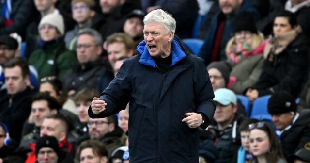 Rozzúrený David Moyes sľubuje, že bude naďalej porušovať pravidlo Premier Šéf Evertonu David Moyes
