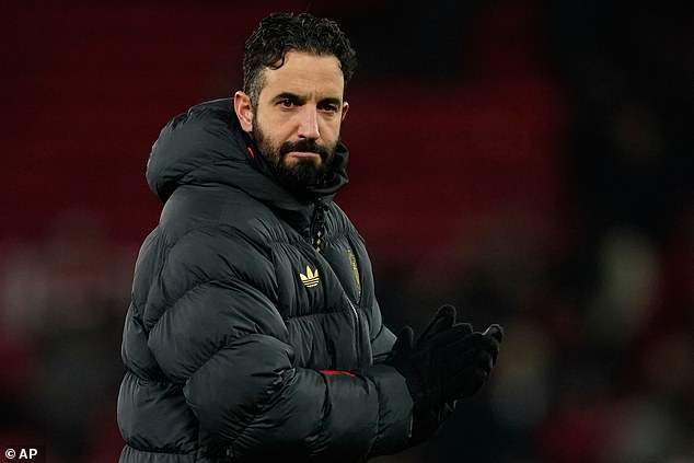 Ruben Amorim s kamennou tvárou hovorí, že Man United nebude Ruben Amorim prezradil, že Man United pravdepodobne nebude v prestupovom období podnikať