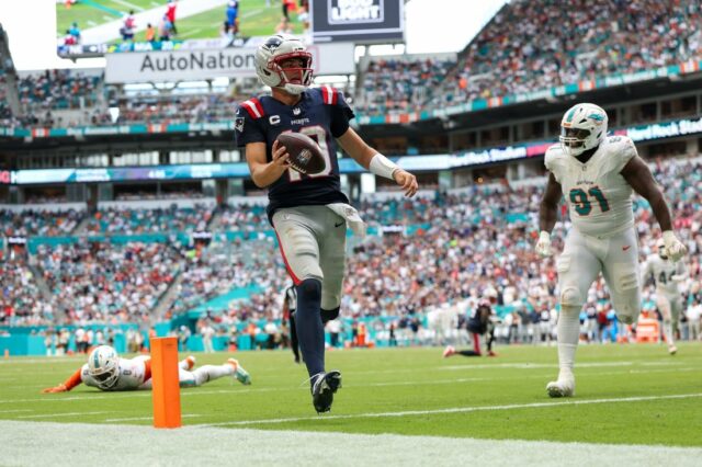 S výhrou nad delfínmi môžu Patriots zostať v honbe semien NFL: New England Patriots v Miami Dolphins