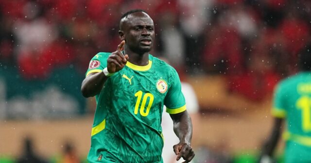 Sadio Mane bol oslavovaný za to, že dostal Senegal späť na ihrisko po ich proteste