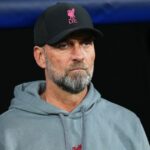 Juergen Klopp, manažér Liverpoolu, sleduje pred 16. etapou Ligy majstrov UEFA zápas medzi Realom Madrid a FC Liverpool na Estadio Santiago Bernabeu 15. marca 2023 v Madride v Španielsku.
