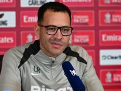 Šéf Chelsea Liam Rosenior sľubuje rozhovory s Raheemom Sterlingom – „Musím“ Raheem Sterling bol zmrazený v Chelsea