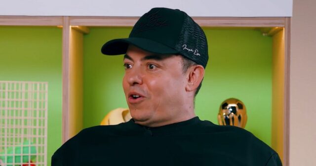 Marc White hovorí v In The Mixer