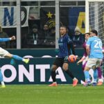 Serie A: McTominay výstuž pomáha Neapolu zachrániť remízu proti Interu; Conte poslal za nesúhlas