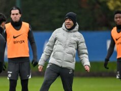 Šesť hráčov Chelsea chýba na tréningu pred obrovským súbojom Arsenalu Hlavný tréner Liam Rosenior z Chelsea počas tréningu na Chelsea Training Ground 8. januára 2026 v Cobhame v Anglicku