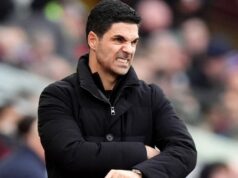 Sezóna Arsenalu sa skončila, pretože Neville varoval, že Gunners musia vyhrať titul v Premier League Sezóna Arsenalu sa skončila, pretože Neville varoval, že Gunners musia vyhrať titul v Premier League